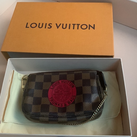 Sold♥️LV Mini Pochette - Limited Edition♥️ - Picture 12 of 12